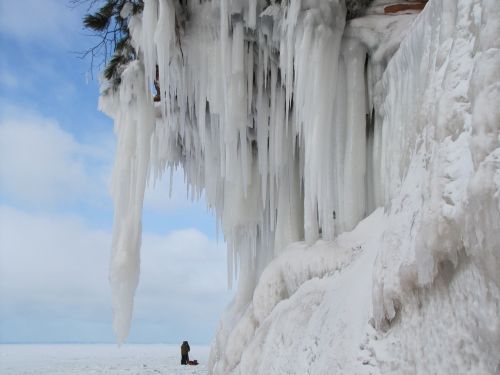 ice caves icicles duluth