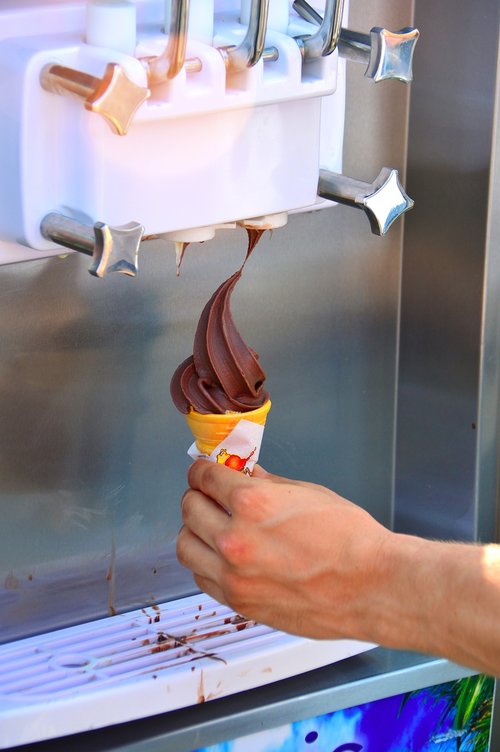 ice cream  ice cream maker  funnel
