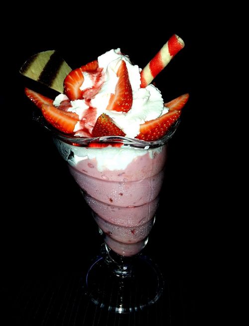 ice cream strawberries cream