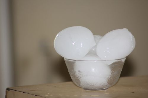 ice cubes ice bowl