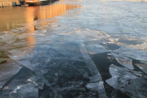 ice floes winter frozen