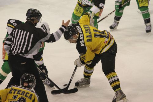 ice hockey hockey game