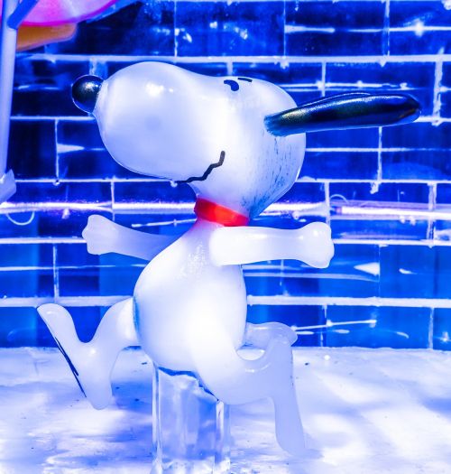 ice sculpture snoopy dancing