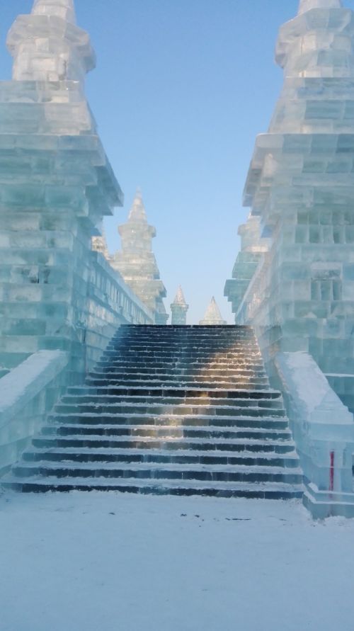 ice sculpture winter travel