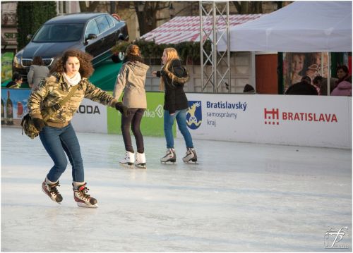 ice skating ice-skating skating