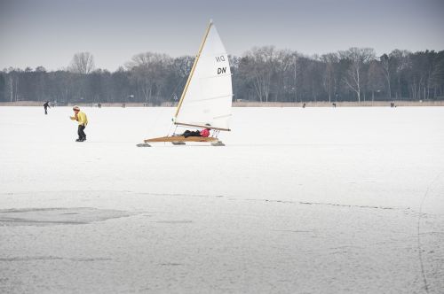 ice yachts lake frozen