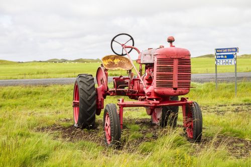 iceland tractor oldtimer