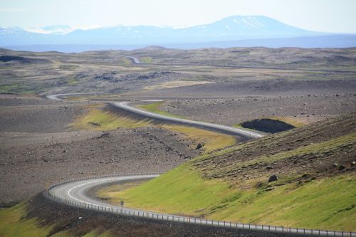 iceland road curve