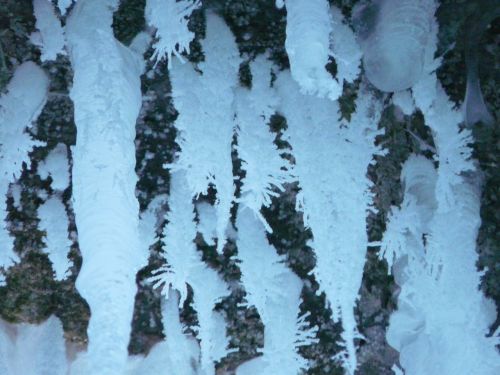 icicle ice formations cave