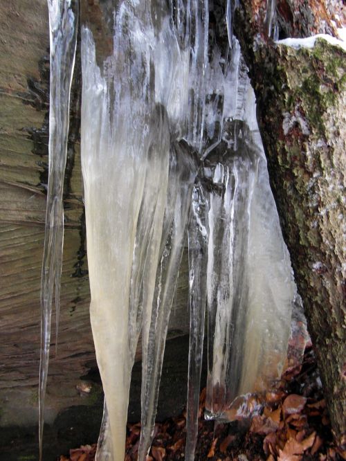 icicle rock winter