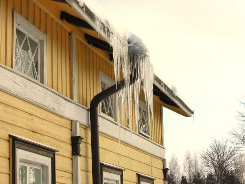 icicles ice house