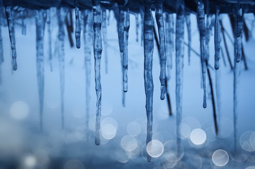 icicles  snow  bokeh