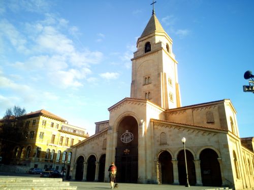 iglesia san pedro gijón asturias