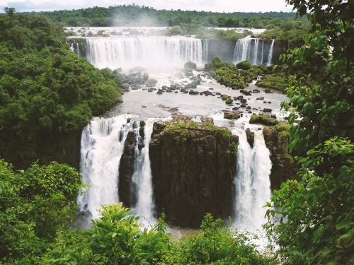 iguazu waterfall cascade