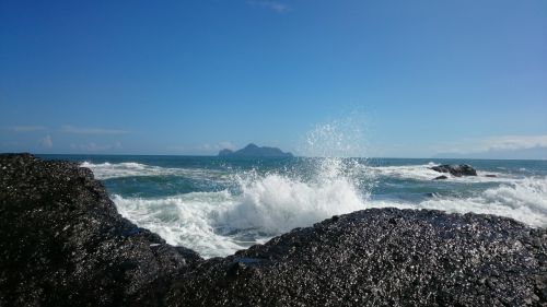 ilan scenery the waves