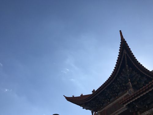 in yunnan province blue sky the ancient town