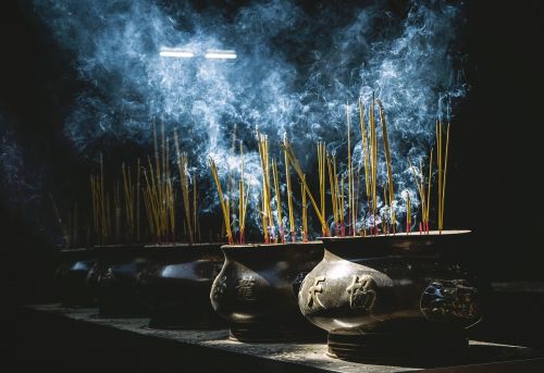 incense pots smoke