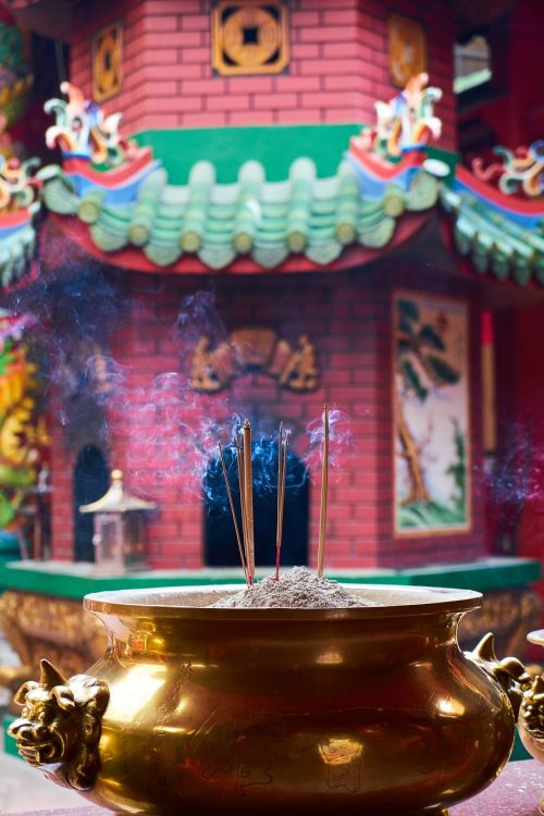 incense temple chinese
