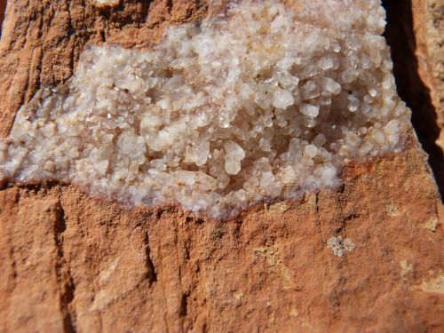 incrustation quartz minerals