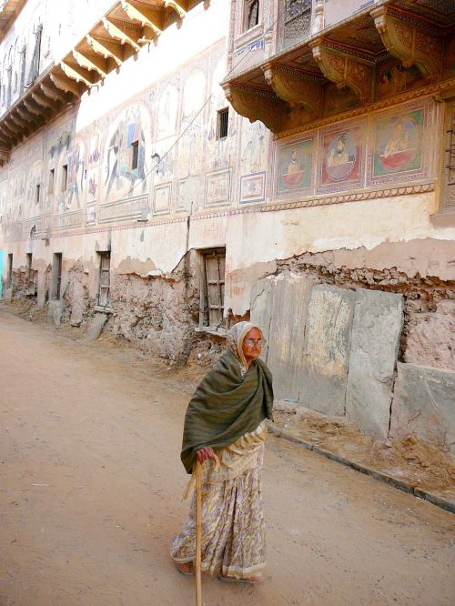 india old house old woman