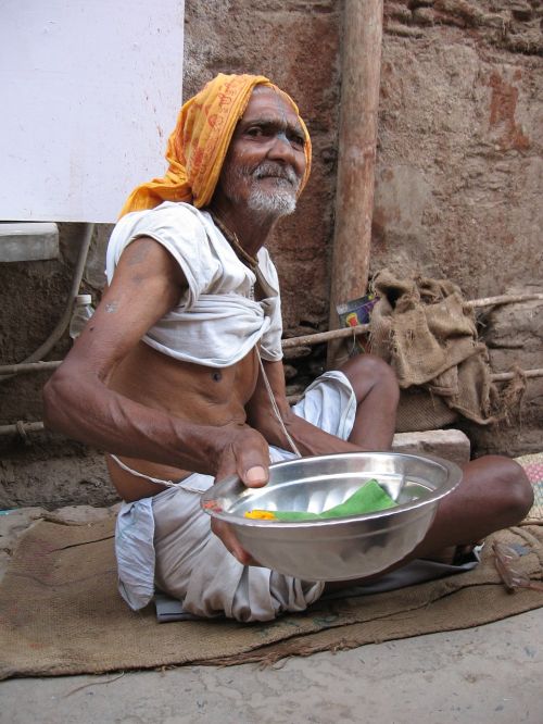 indian street old man