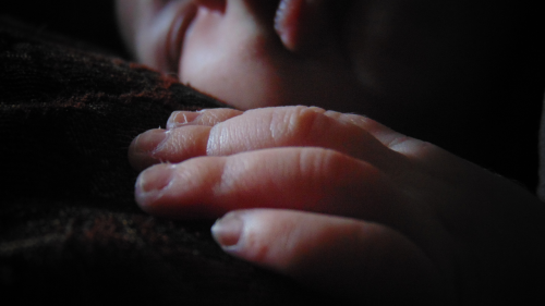 infant newborn fingers