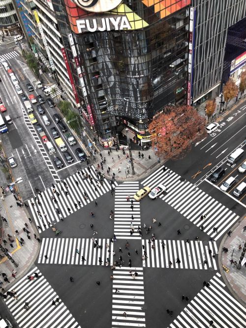 intersection sukiyabashi yuraku-cho