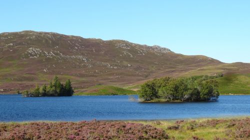 invernes lake mountain