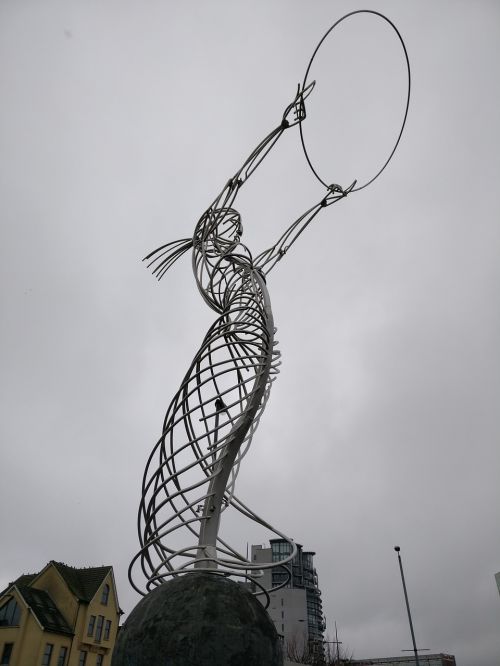 ireland belfast statue