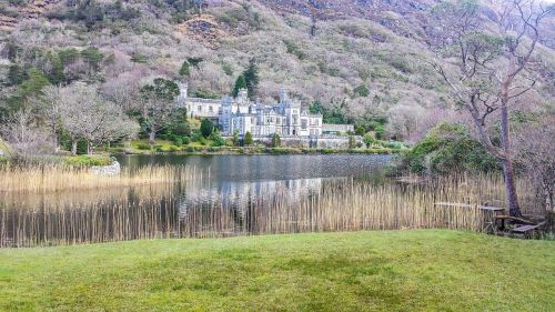 ireland kylemore abbey castle