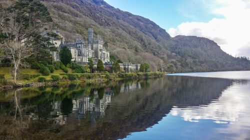 ireland kylemore abbey castle