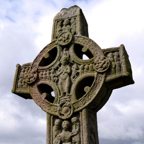ireland clonmacnoise celtic crosses