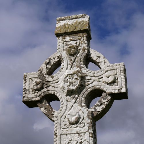 ireland clonmacnoise celtic crosses