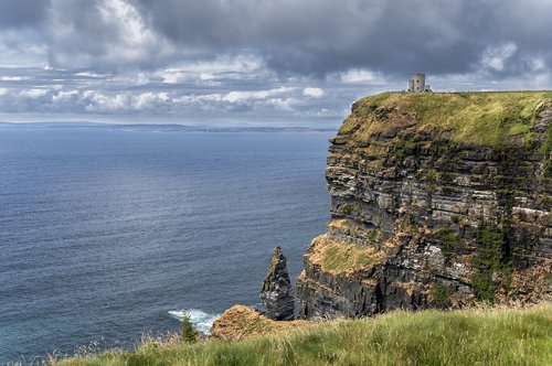 ireland  cliff  castle