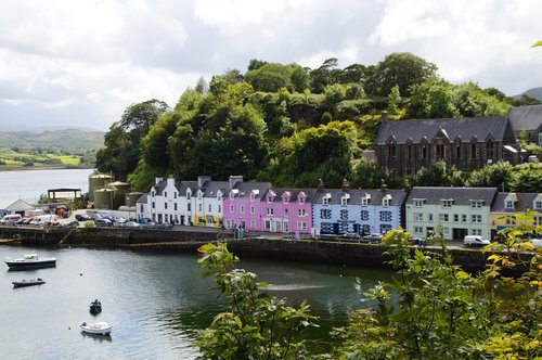 isle of skye  port  boats