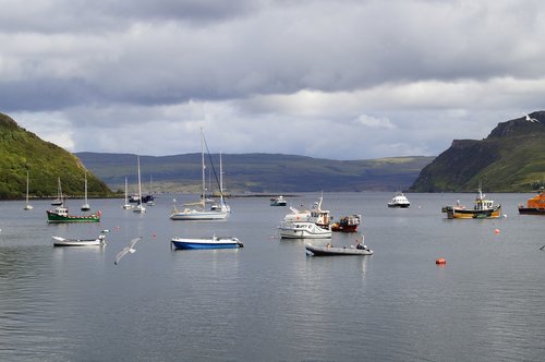 isle of skye  port  boats
