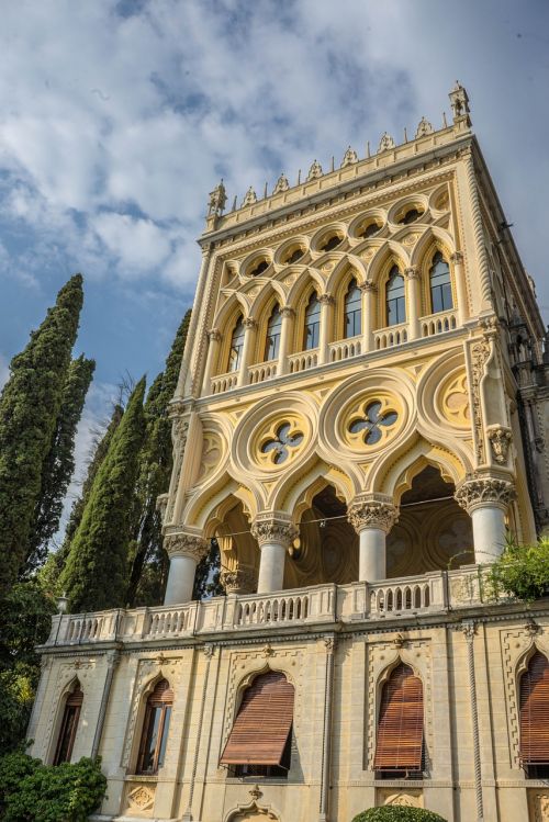 isola del garda tower lake garda