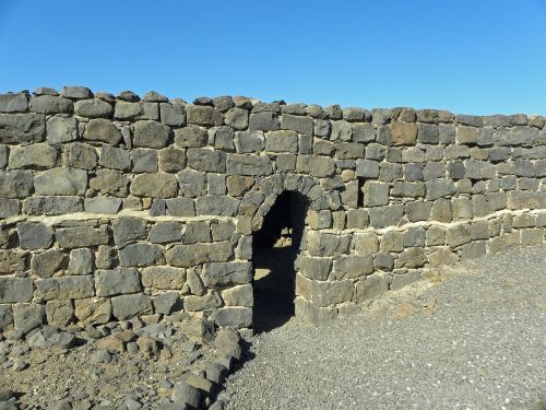 israel stone wall