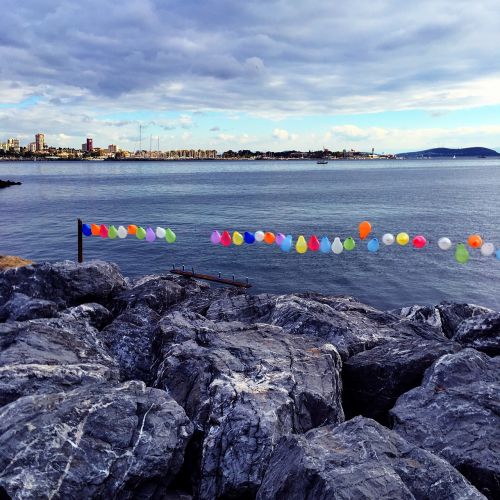 istanbul sea rocks