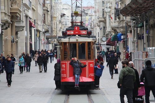 istanbul  tram  taksim