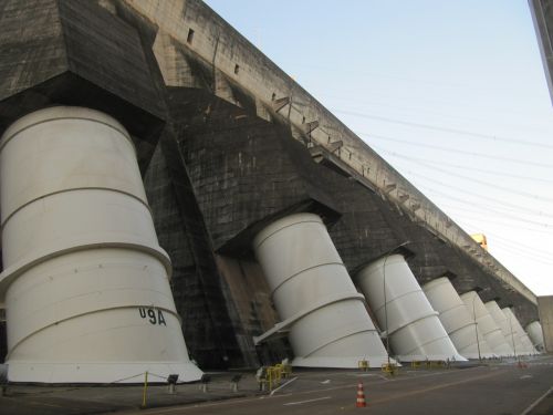 itaipu hydroelectric dam