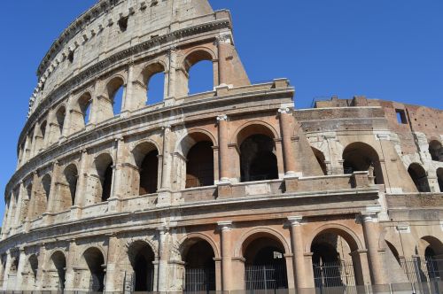 colosseum italian architecture