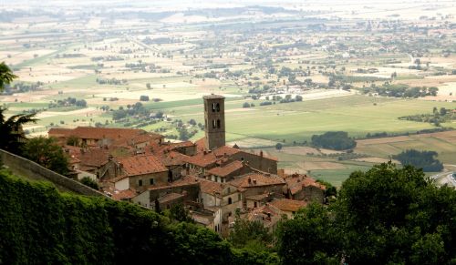 italian countryside tuscany