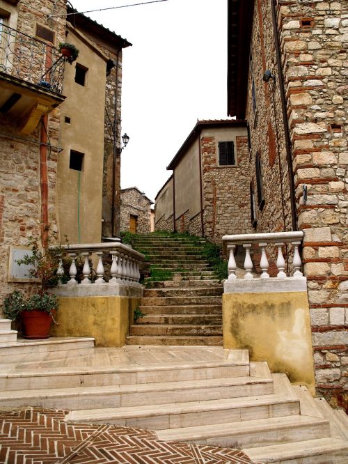 italy toscana village