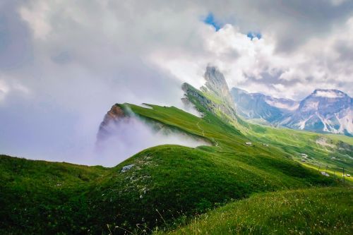 italy mountains sky