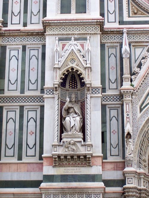 italy church architecture