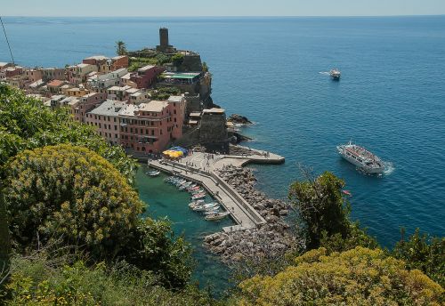 italy cinque terre vernazza