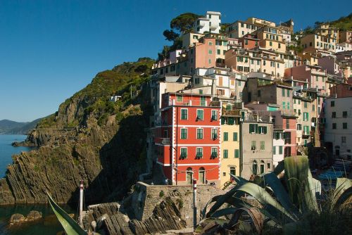 italy cinque terre riomaggiore