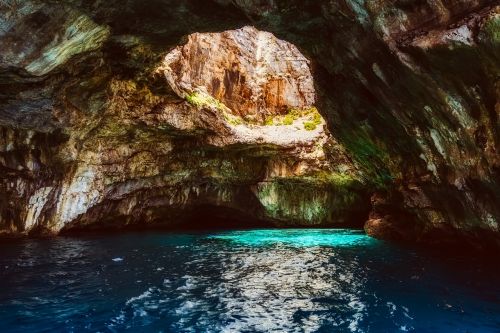 italy arch cave