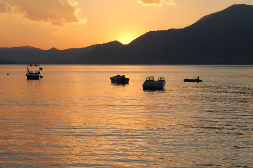 italy sunset boats